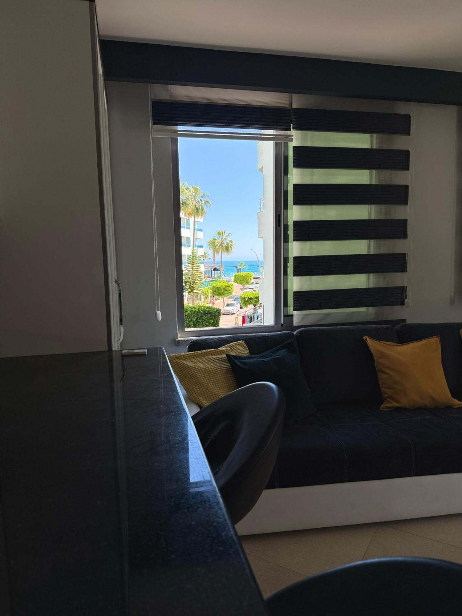 Sa Apartments! Beachfront Apartment With Sea View & Pool Alanya Bilik gambar